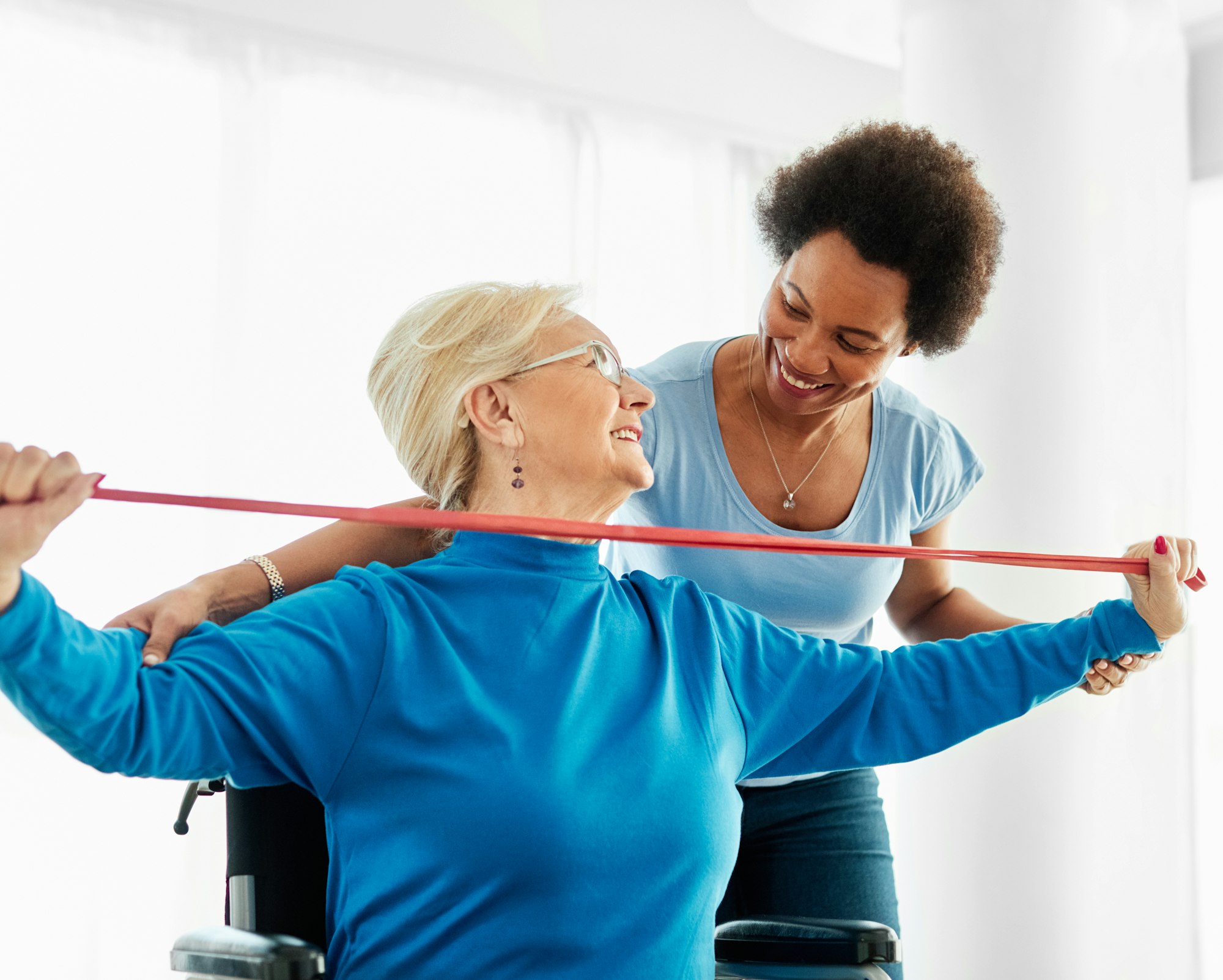 senior care exercise physical therapy exercising help assistence retirement home physiotherapy